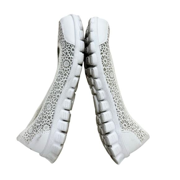 Skechers Memory Foam Women’s 10 White Lace Slip On Flats Comfort Walking Shoes - Picture 4 of 8